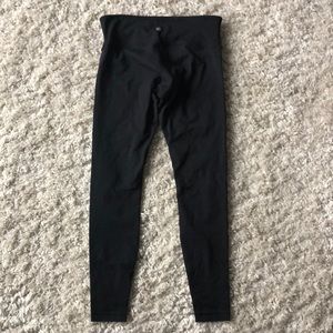 Lululemon black leggings, wunder under